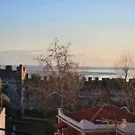 Sea View Apartment Behind The Castles