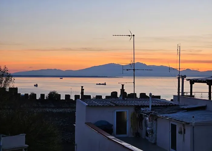 Sea View Apartment Behind The Castles